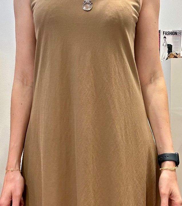 Abito con coda rayon biscotto (2)