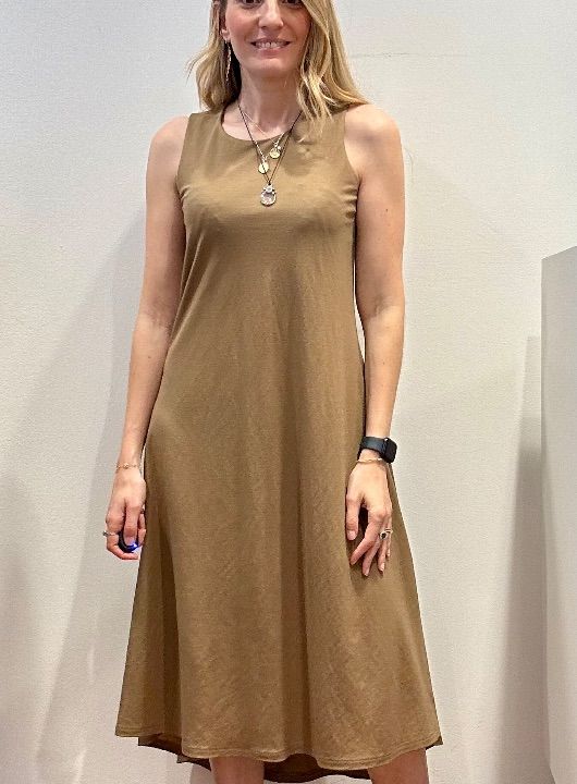Abito con coda rayon biscotto (3)