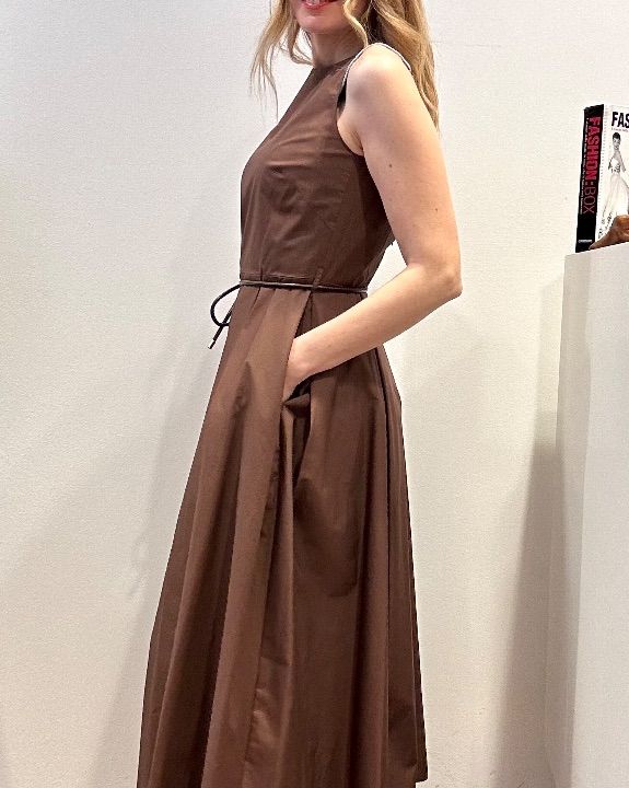 Abito in cotone svasato midi cacao (4)