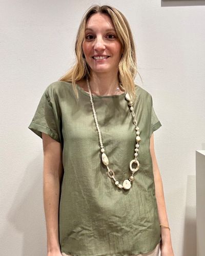 Blusa in lyocell semitrasparente verde oliva 