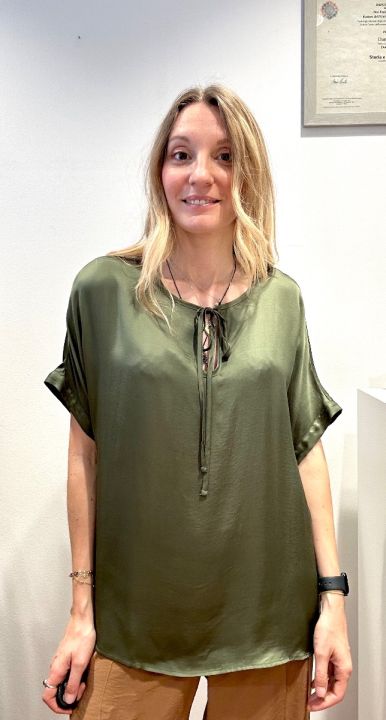 Blusa viscosa laccino verde oliva