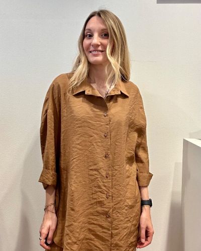 Camicia e color cuoio