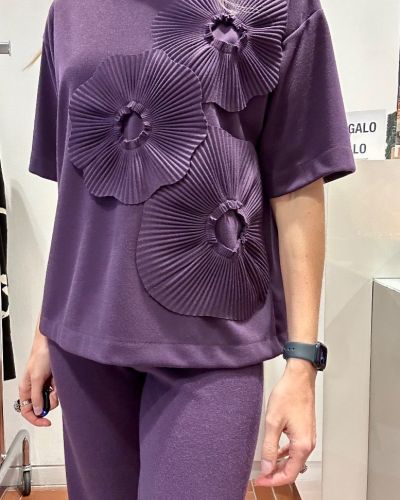 Maglia scatoletta decorazione plissè viola