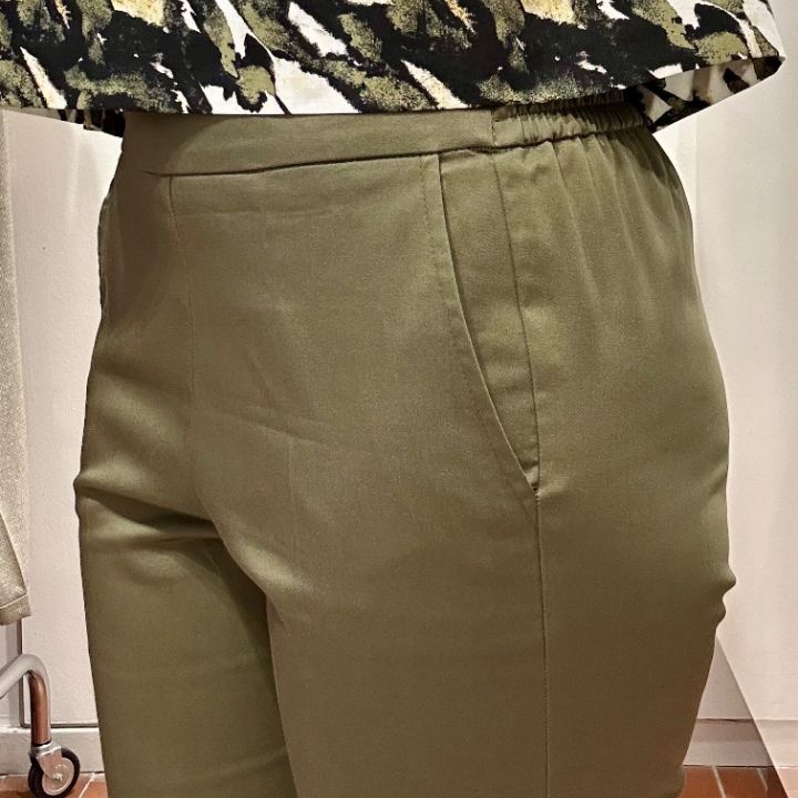 Pantalone cotone tasche e elastico verde oliva (4)