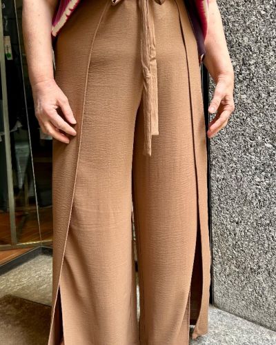 Pantalone elastico con pannelli tabacco 