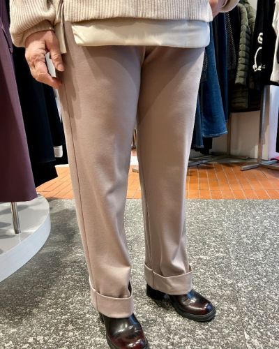 Pantalone risvolto tessuto diagonale tortora 