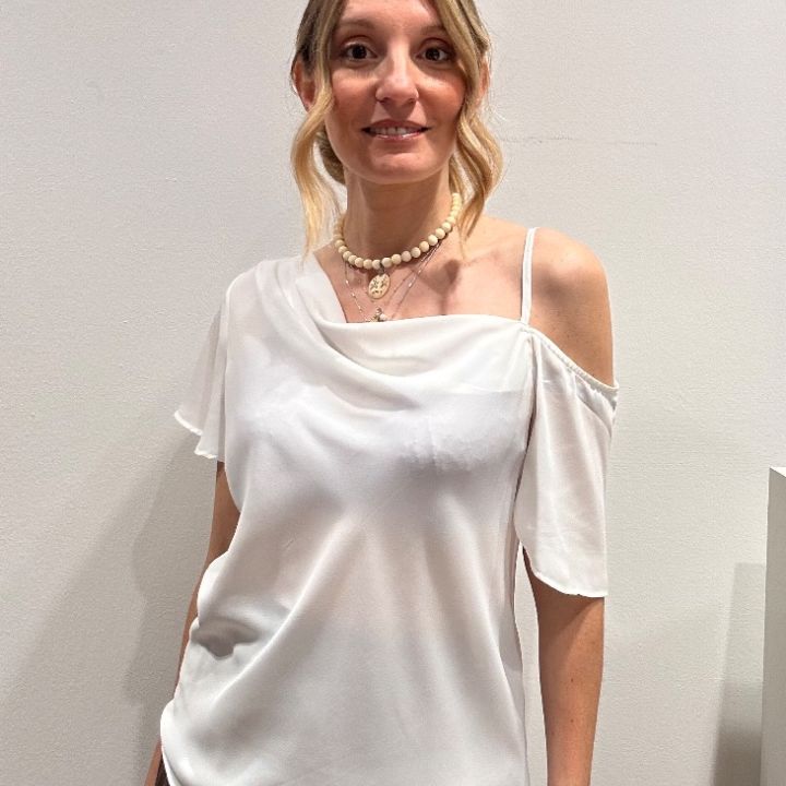 Top asimmetrico spallina bianco (3)